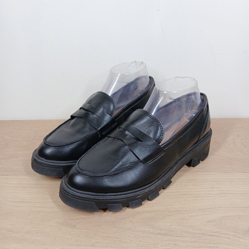 Crown Vintage Loafers Women Size 8.5 Black Faux Leather Lug Sole Penny Shoes